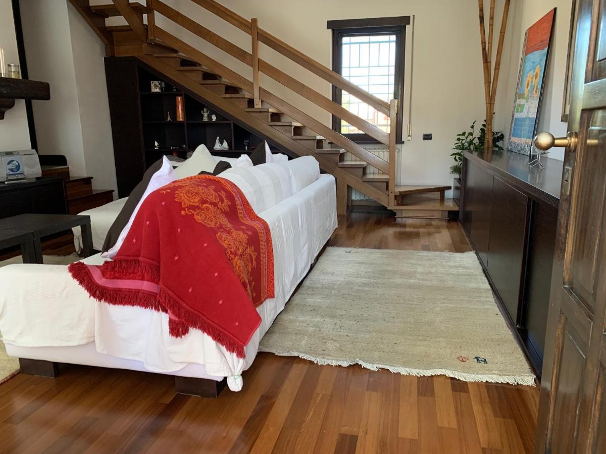 Near Como, Charming Apartment With Fireplace Грандате Экстерьер фото