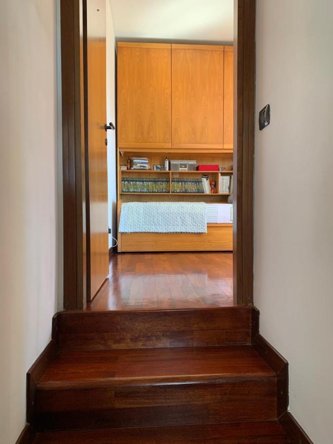 Near Como, Charming Apartment With Fireplace Грандате Экстерьер фото