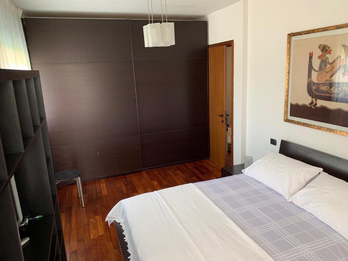 Near Como, Charming Apartment With Fireplace Грандате Экстерьер фото