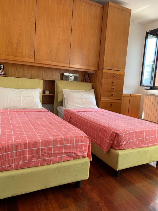 Near Como, Charming Apartment With Fireplace Грандате Экстерьер фото